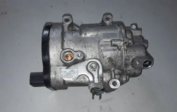 Toyota Prius Prime Air conditioning (A/C) compressor (pump) 0424000240