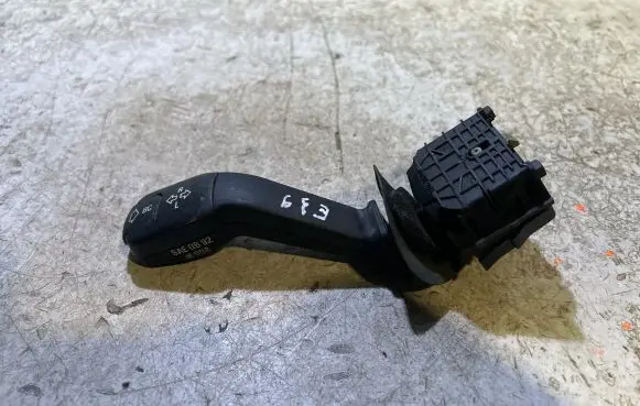 BMW 5 E39 Indicator stalk 8352172 01100410