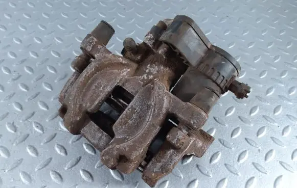 Subaru Outback (BS) Rear brake caliper 26620AL030
