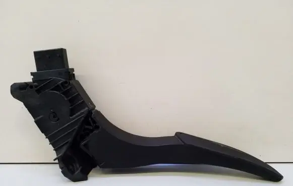 Chrysler Pacifica Accelerator throttle pedal 04581677AB