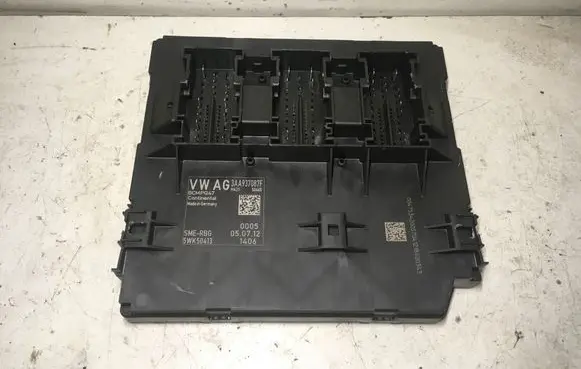 Volkswagen PASSAT B7 Comfort/convenience module 3AA937087F