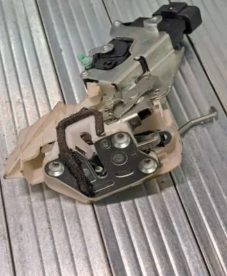 Suzuki Ignis Rear door lock