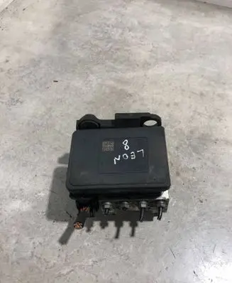 Seat Leon (5F) ABS Pump 5Q0907379K 5Q0614517J