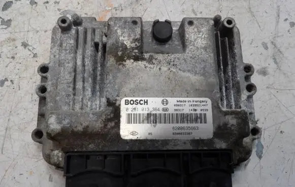 Renault Trafic II (X83) Engine control unit/module 0281013364 8200833387 8200635663