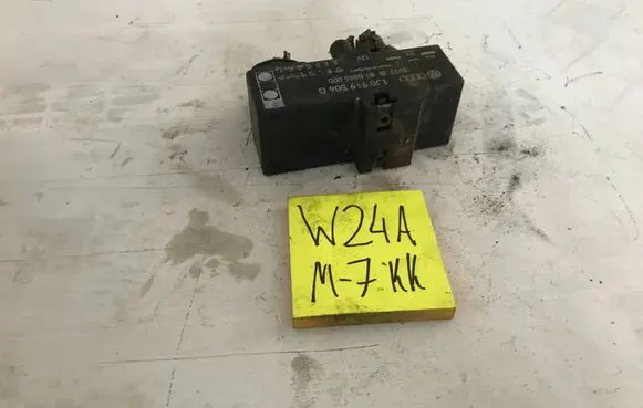 Volkswagen Golf IV Coolant fan relay 1J0919506G