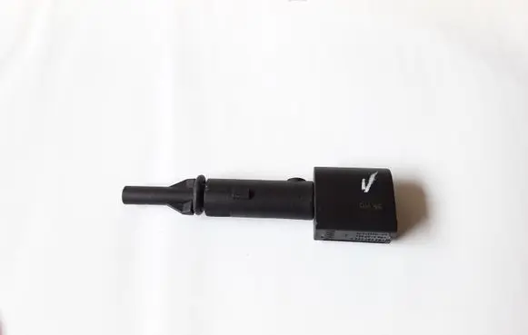 Volkswagen Golf IV Windscreen/windshield washer pump 4B0820535A