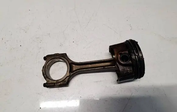 Chevrolet Cruze Piston with connecting rod 