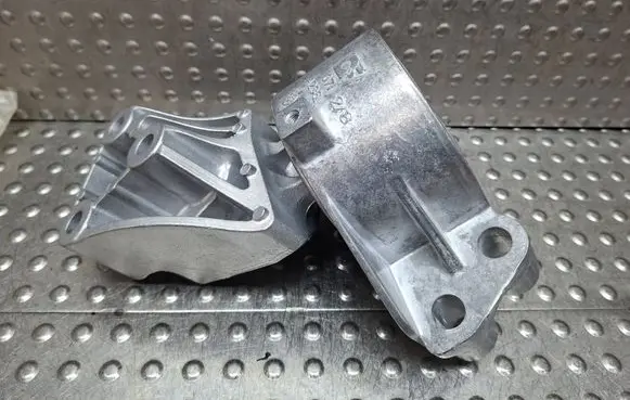 Fiat Doblo Engine mount bracket S27649727 517991100