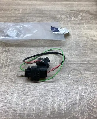 Mercedes-Benz ML W164 Tail light bulb cover holder A1648260007