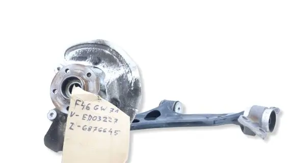 BMW 2 F46 Front wheel hub spindle knuckle 6876645MWGK