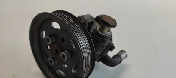 Volkswagen Golf IV Power steering pump 038145255A HC7