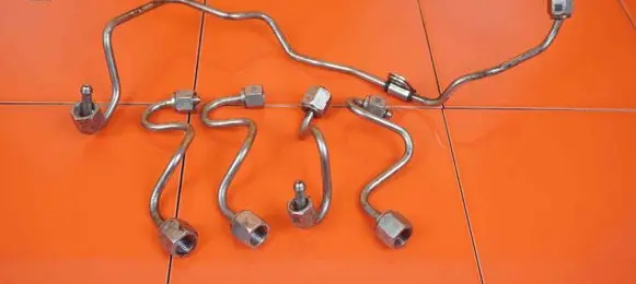 Nissan Navara D23 Fuel injector supply line/pipe YS23 YS23E280
