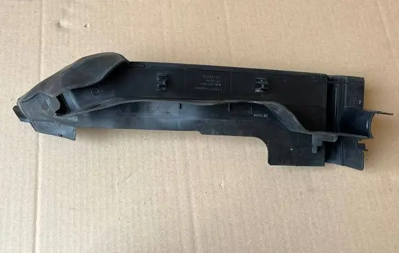 Audi Q7 4M Fender end trim 4M0821170C