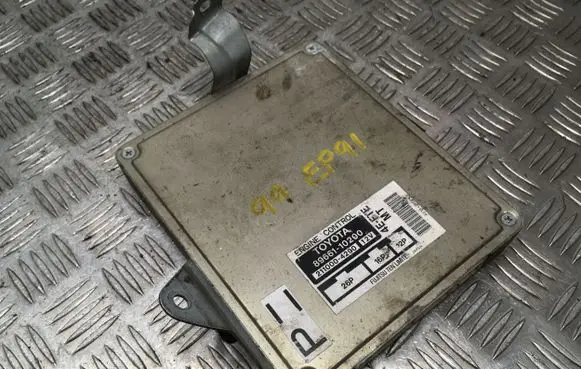 Toyota Corolla E120 E130 Engine control unit/module 8966110200 21100004290 4EFTE