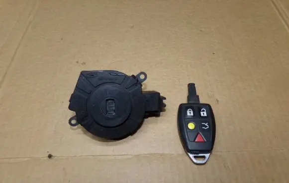 Volvo V50 Ignition lock 30768036