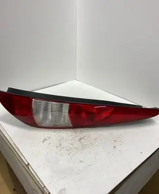Ford Mondeo Mk III Rear/tail lights 1S7113404C 03746 1297E0N