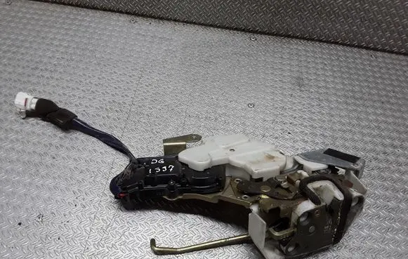 Suzuki Liana Rear door lock