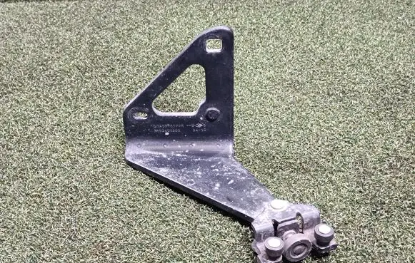 Renault Trafic III (X82) Sliding door lower roller guide/hinge 745978999R 93451800