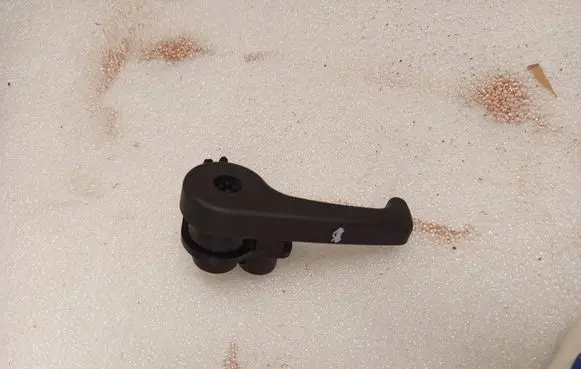 KIA Niro Engine bonnet (hood) release handle