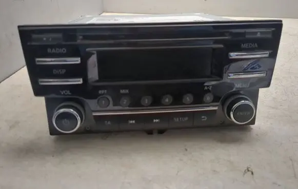 Nissan Pulsar Radio/CD/DVD/GPS head unit 281853ZL1A