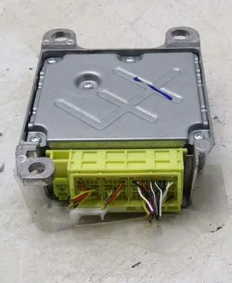 Toyota Auris E180 Airbag control unit/module 226370-101
