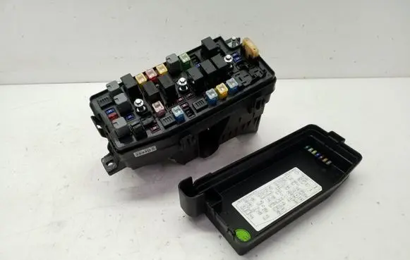Opel Antara Fuse box set 95202894