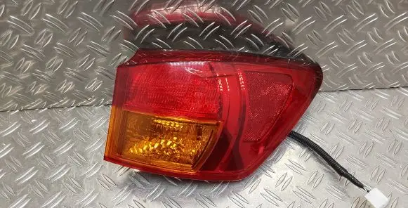 Lexus IS 220D-250-350 Rear/tail lights