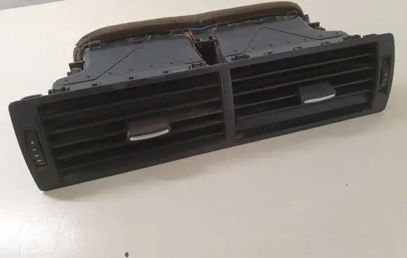 Audi A4 S4 B6 8E 8H Dash center air vent grill 8E0820951H