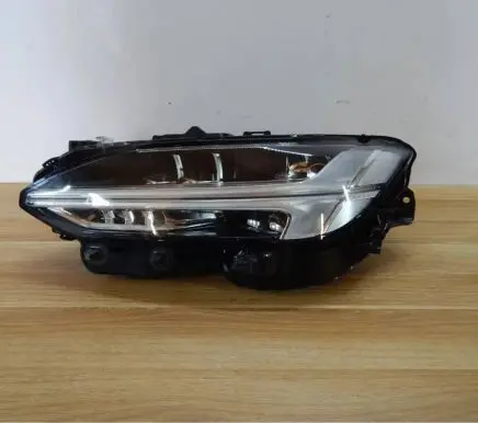 Volvo S90, V90 Headlight/headlamp 32228310