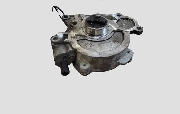 Volkswagen Polo V 6R Vacuum pump 03L145207 GD01605