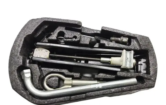Volkswagen Polo V 6R Tool set 6Q0012115H