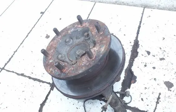 Opel Movano B Front wheel hub spindle knuckle 
