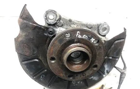 Volkswagen PASSAT B7 Front wheel hub