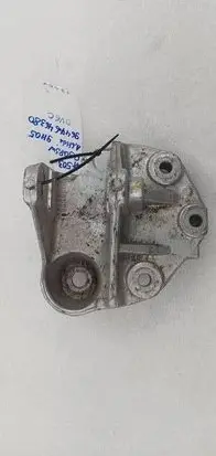 Peugeot 508 Engine mounting bracket 9647646380 DV6C 9HL