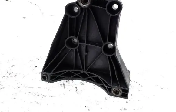 BMW 7 E65 E66 A/C compressor mount bracket 7792202