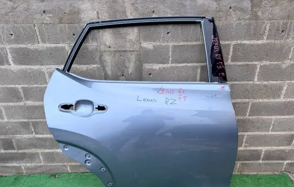 Lexus RX V Rear door 