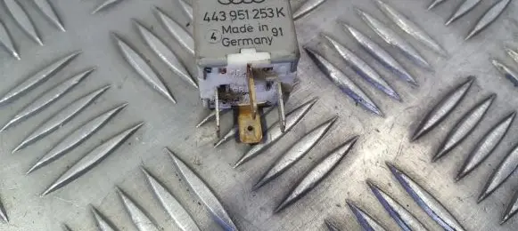 Audi A4 S4 B5 8D Other relay 443951253k 899512