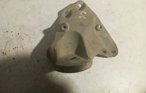 Audi A6 S6 C6 4F Engine mounting bracket 4F0399113B