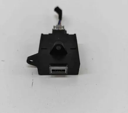 Alfa Romeo Stelvio USB socket connector 1561738380 01561738380