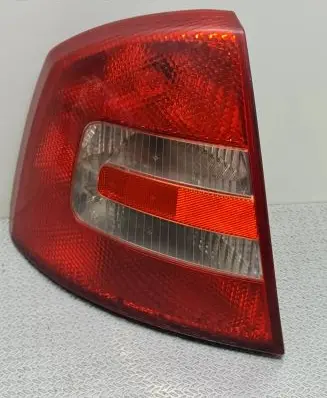 Skoda Octavia Mk2 (1Z) Rear/tail lights 1Z5945111A 1Z5945095A