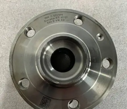 Volkswagen PASSAT B8 Front wheel hub 5Q0407621D
