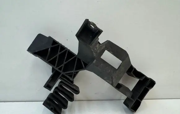 Audi A6 S6 C8 4K Headlight/headlamp mounting bracket 4K0805608