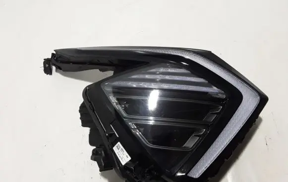 KIA Sportage Headlight/headlamp 92102R2100