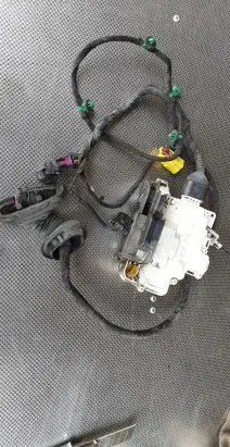 Audi A4 S4 B6 8E 8H Front door lock 8E1837015AA