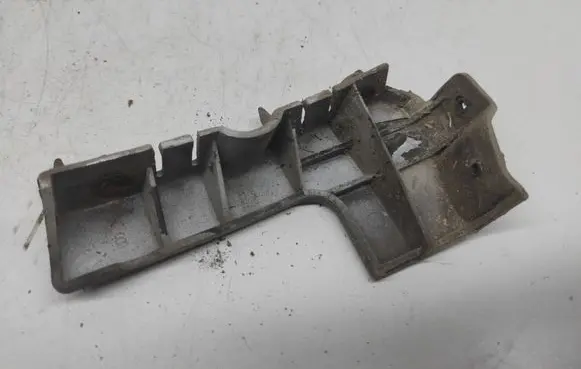 Audi A4 S4 B7 8E 8H Front bumper mounting bracket 8e0807283e