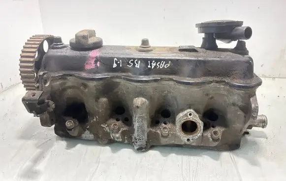 Volkswagen PASSAT B5 Engine head 028103373N