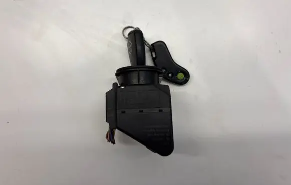 Mercedes-Benz E W210 Ignition lock 2085450108