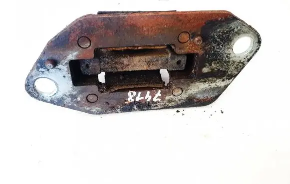 Volvo S60 Engine mount bracket