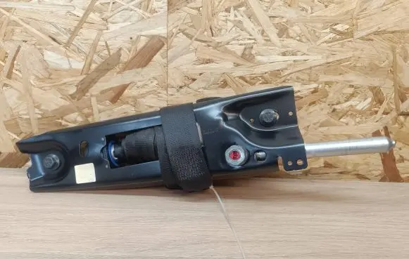 Volvo V70 Front seatbelt