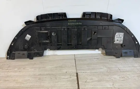 Renault Kangoo III Front bumper skid plate/under tray 